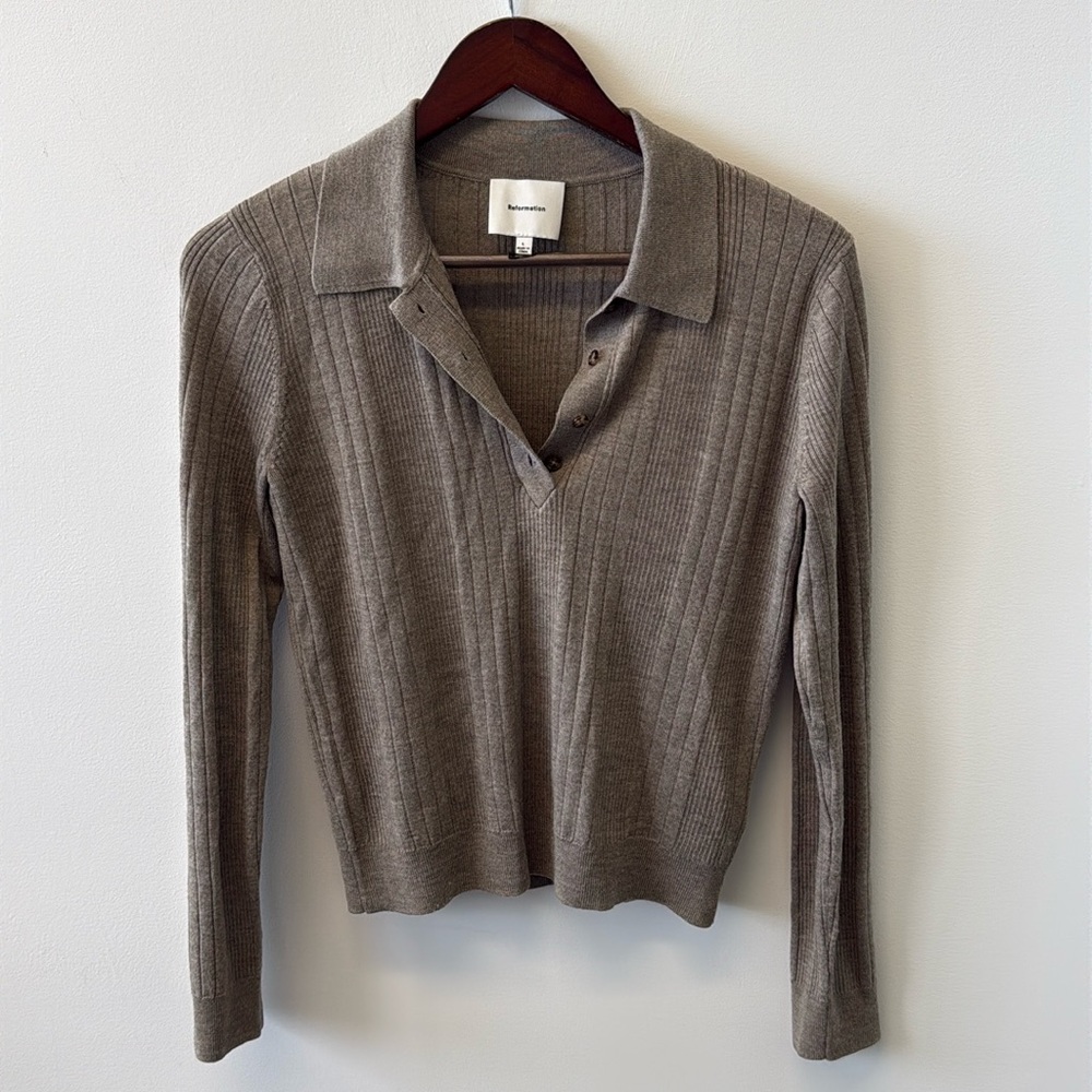 Reformation Taupe V-Neck Polo Sweater | 100% Merino Wool Ribbed Knit | Size L